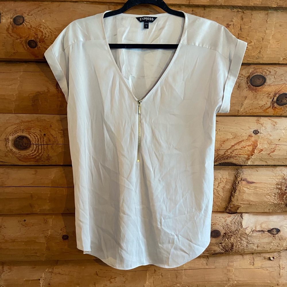 Cream v neck short sleeve with gold zipper